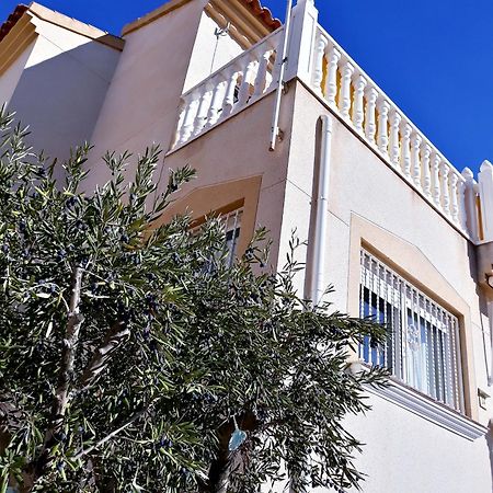 Fabulous Detached Large Villa 5 Bedrooms 3 Bathrooms Backing Onto Villamartin Golf Course 외부 사진