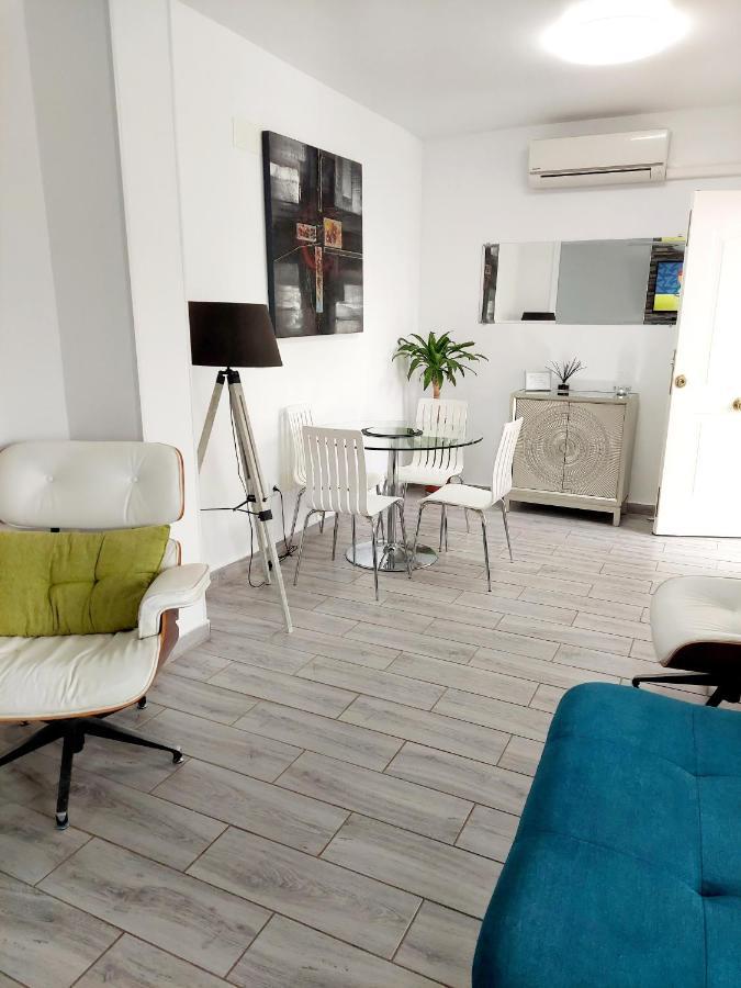 Fabulous Detached Large Villa 5 Bedrooms 3 Bathrooms Backing Onto Villamartin Golf Course 외부 사진