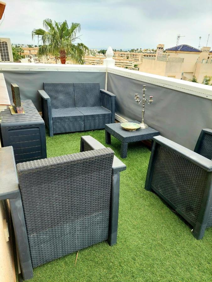 Fabulous Detached Large Villa 5 Bedrooms 3 Bathrooms Backing Onto Villamartin Golf Course 외부 사진