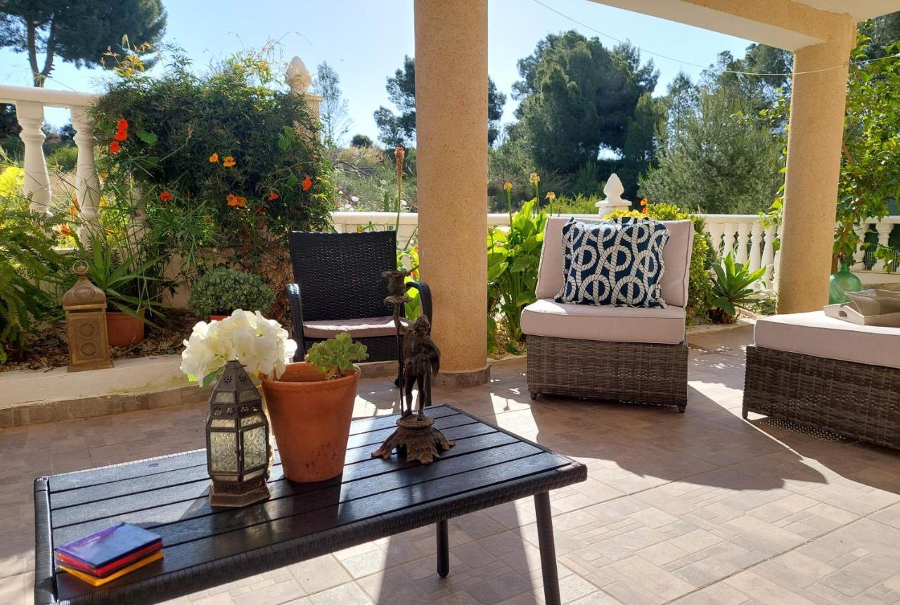 Fabulous Detached Large Villa 5 Bedrooms 3 Bathrooms Backing Onto Villamartin Golf Course 외부 사진