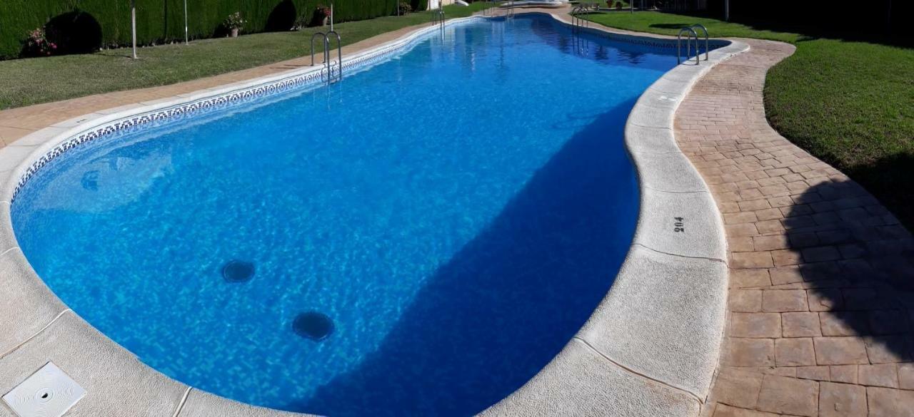 Fabulous Detached Large Villa 5 Bedrooms 3 Bathrooms Backing Onto Villamartin Golf Course 외부 사진