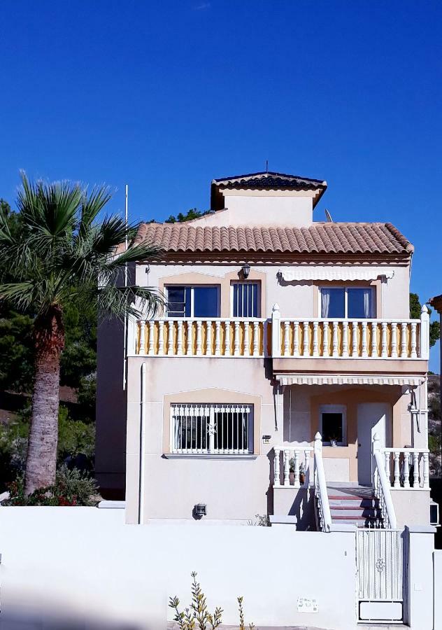 Fabulous Detached Large Villa 5 Bedrooms 3 Bathrooms Backing Onto Villamartin Golf Course 외부 사진